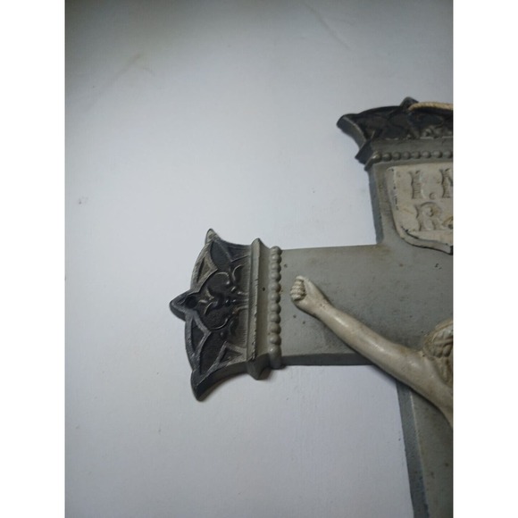 Vintage INRI Wall Cross Jesus Christianity Faith Spirituality Metalware Ornate - Picture 2 of 11
